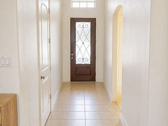 5th image of 4814 Pecan Arbor Ln