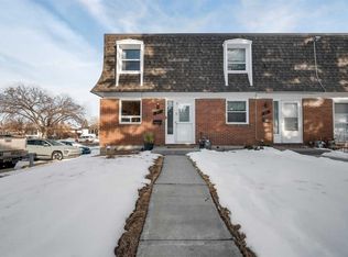 330 E Canterbury Dr SW #82, Calgary, AB T2W1H6