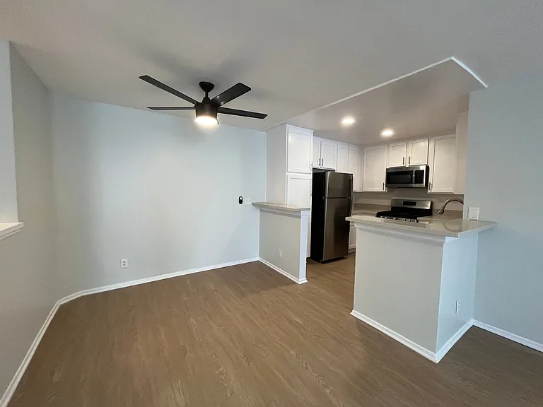 5235 Kester Ave — Photo 28