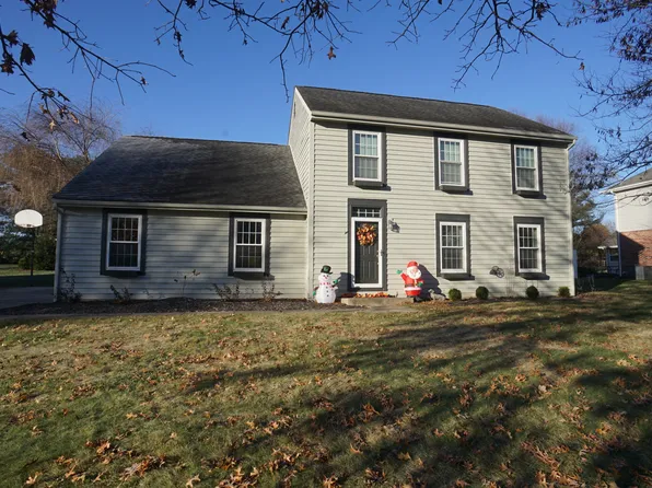 27 White Oak Dr, Batesville, IN 47006