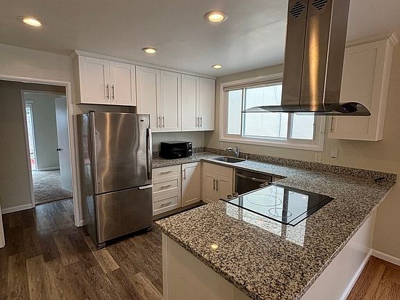 4th image of 16 Elmwood Dr