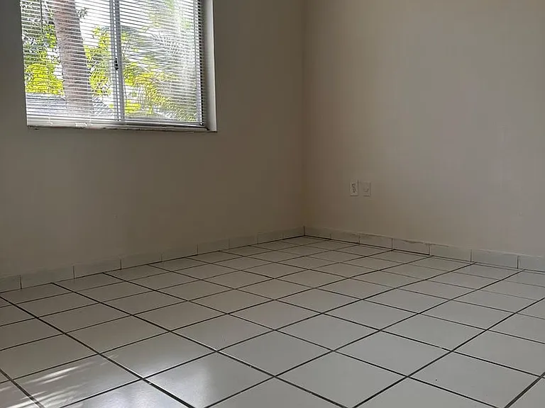 Kina Hialeah Apartments — Photo 27