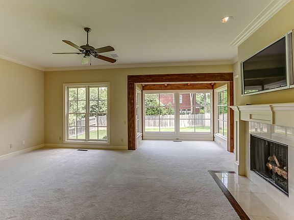 4th image of 3268 Duke Cir