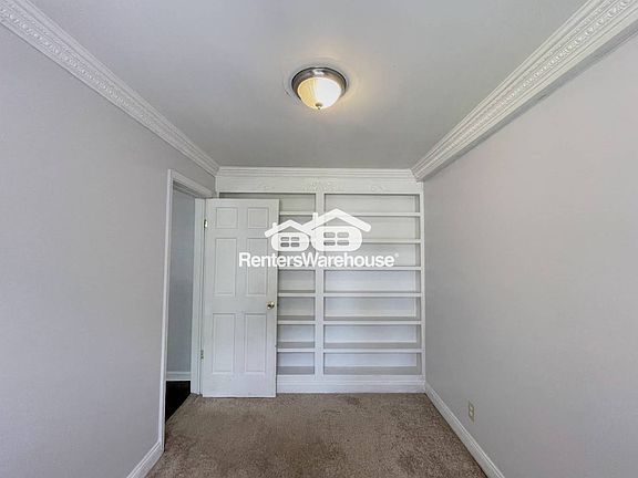 5th image of 3920 Davis St