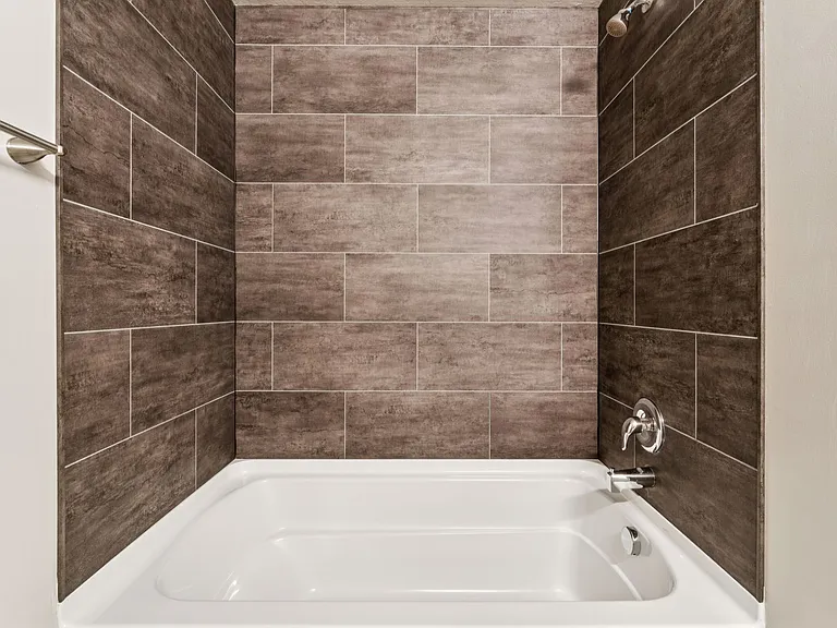2-WEEKS FREE | North River Apartments — Photo 28