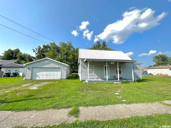 212 S 5th St SW, Clay City, IL 62824