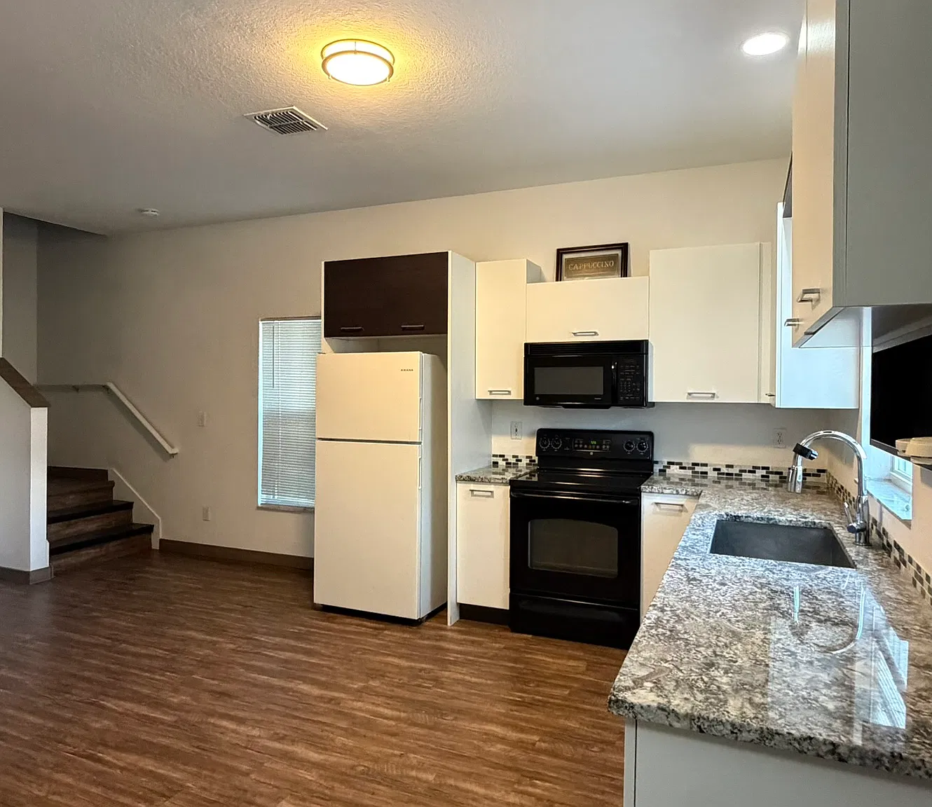 2 bed, 2.5 bath, $2,400 — Photo 2