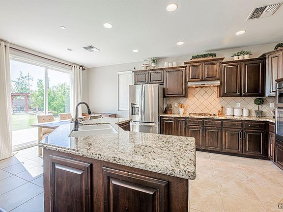 3rd image of 7706 Valle De Baztan Dr