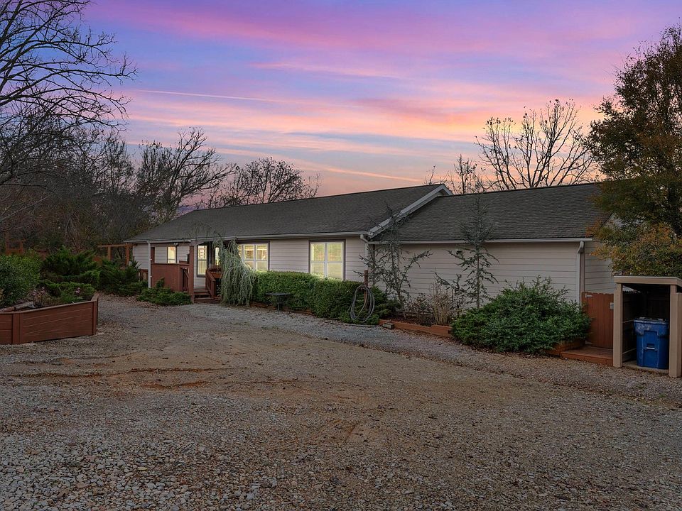 1st image of 311 County Road 804