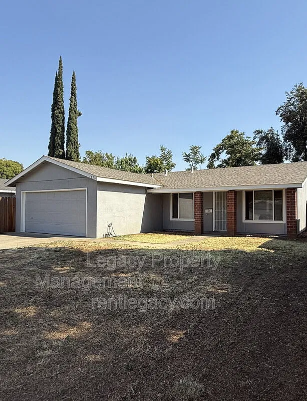 3 bed, 2.0 bath, 944 sqft, $2,250 — Photo 3