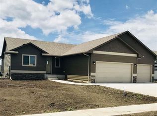 613 Legendary Dr, Harrisburg, SD 57032