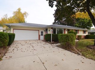 1252 W Laurel St, Whitewater, WI 53190