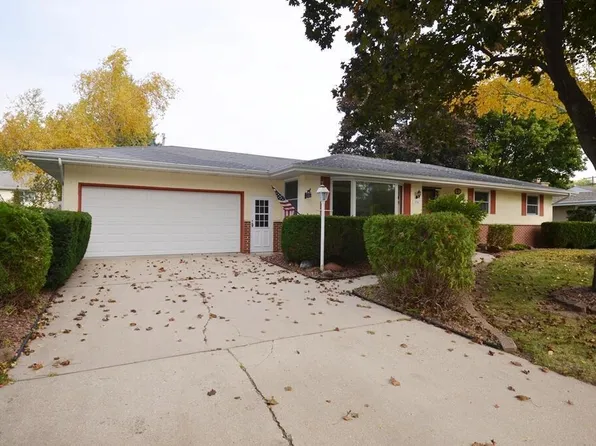 1252 W Laurel STREET, Whitewater, WI 53190