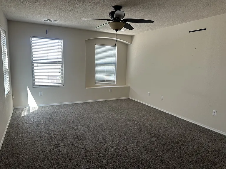 10809 Fort Point Ln NE — Photo 17