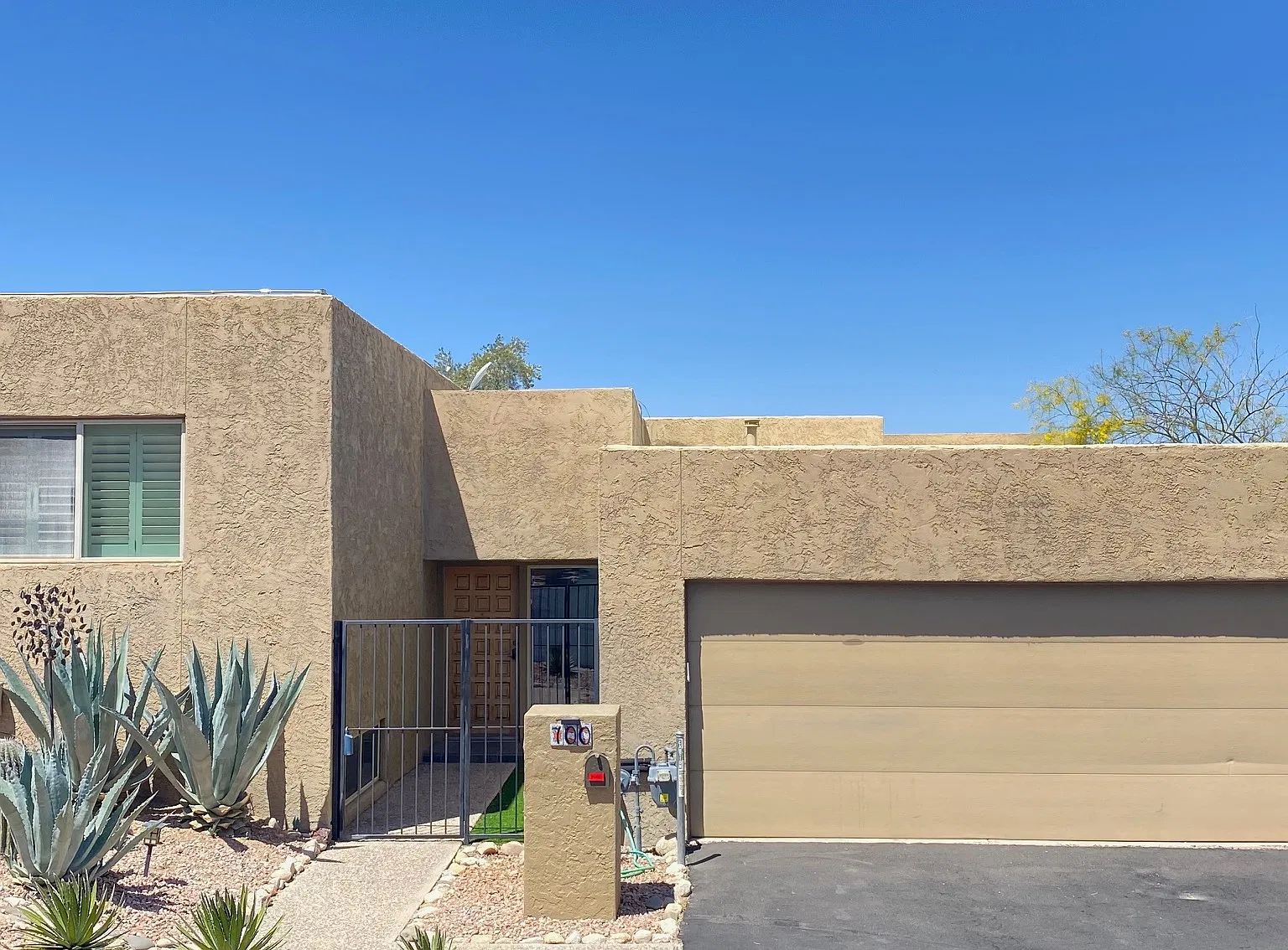 4 bed, 2618 sqft, $3,000 — Photo 2