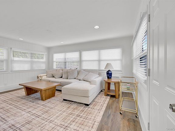 3rd image of 5116 Little Neck Parkway