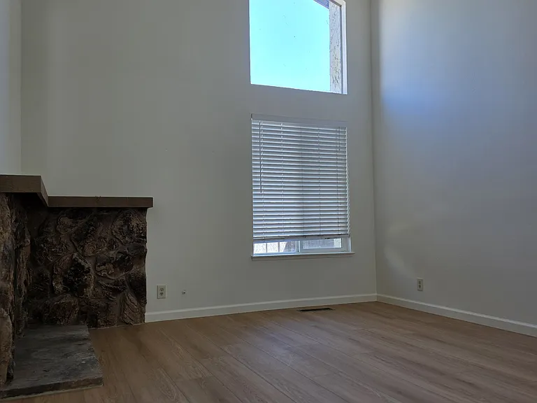 1157 Kelez Dr — Photo 1