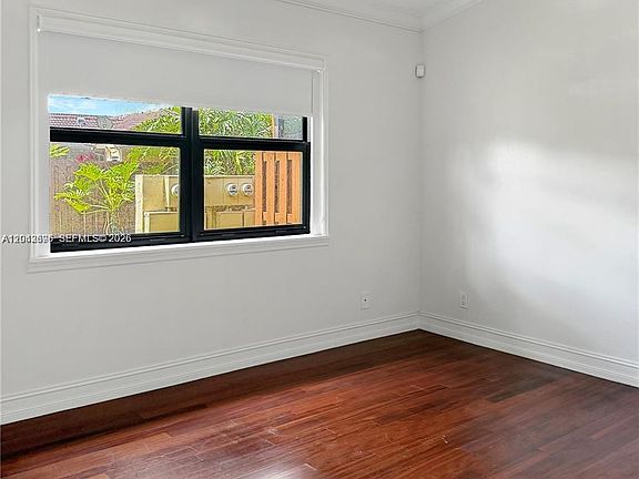 5th image of 6012 NW 172nd Terrace Cir