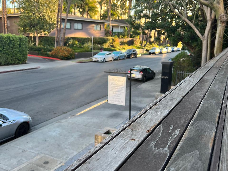 1st image of 7044 Hawthorn Ave