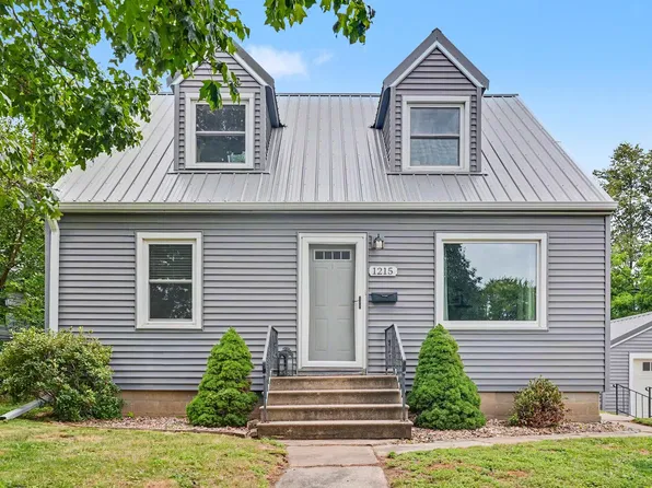 1215 W 3rd St, Cedar Falls, IA 50613