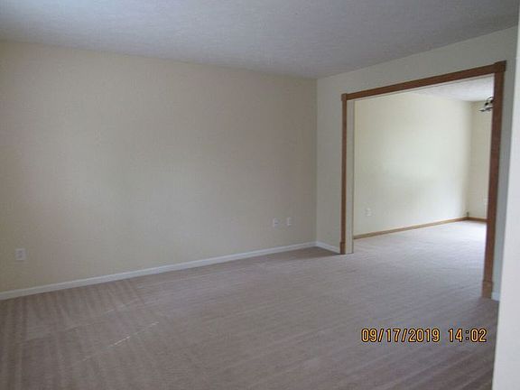 4th image of 6345 Hollingsworth Dr