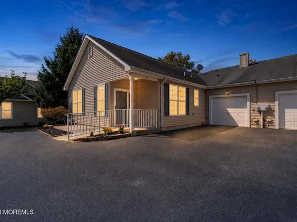 35 Fennel Court, Manchester, NJ 08759