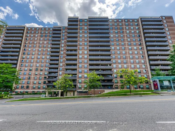 15 La Rose Ave #204, Toronto, ON M9P 1A7