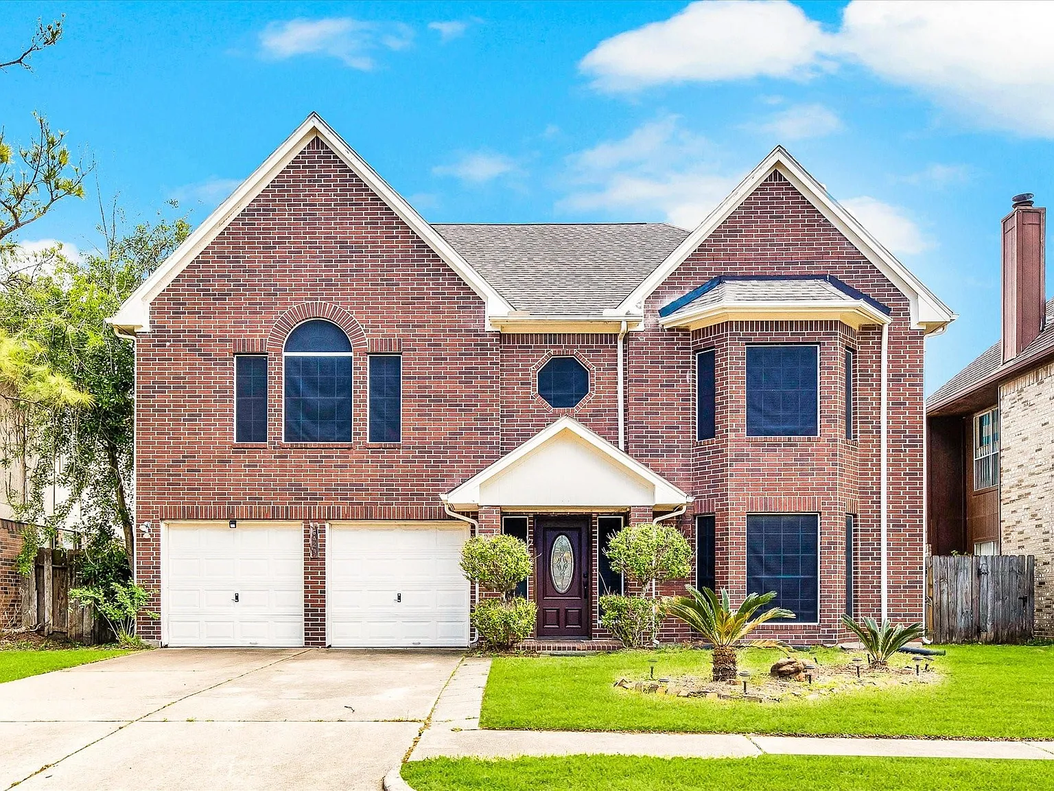 3 bed, 2.5 bath, 2516 sqft, $2,285 — Photo 1