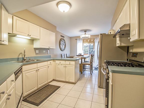 3rd image of 1729 Saint Ann Dr