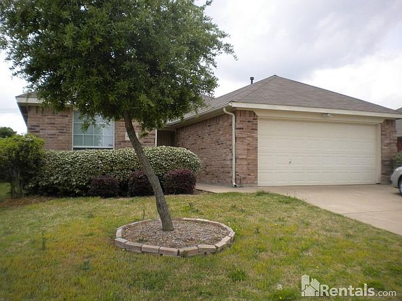 3rd image of 4702 Bluebird Ln