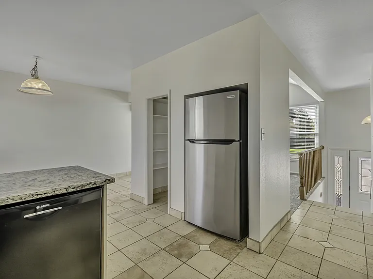 2066 W Quailstone Dr — Photo 15