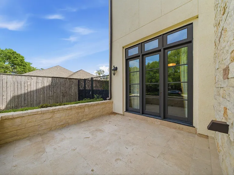 5339 Tilbury Dr — Photo 30