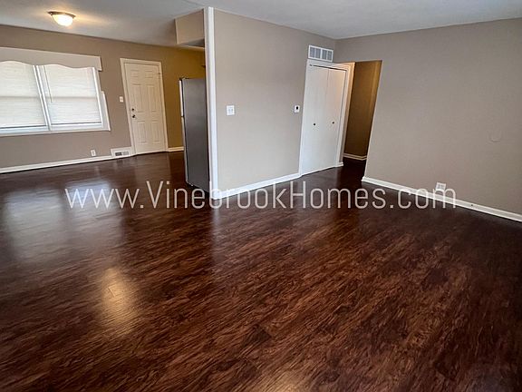 3rd image of 11119 Winchester Ave