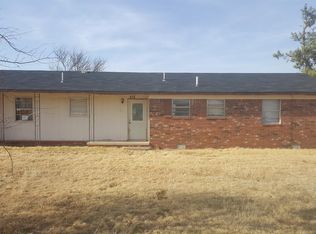 418 S 2nd St, Forgan, OK 73938