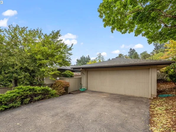 3641 Agate St, Eugene, OR 97405