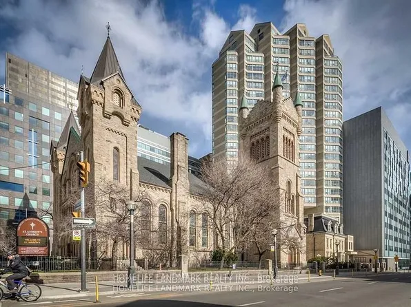 71 Simcoe St #1002, Toronto, ON M5J 2S9