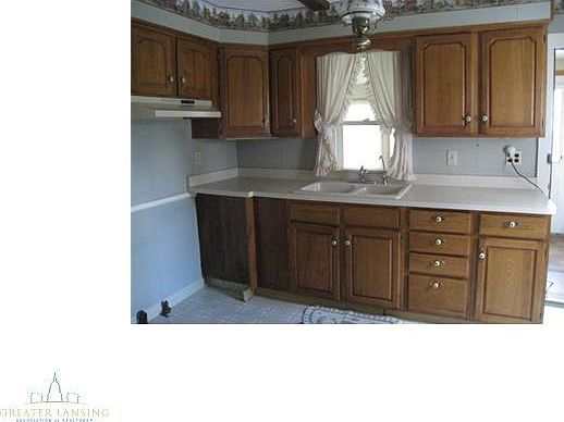 5th image of 726 N Seymour Ave