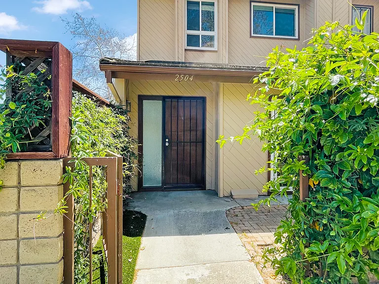 2504 Woodlands Way — Photo 25