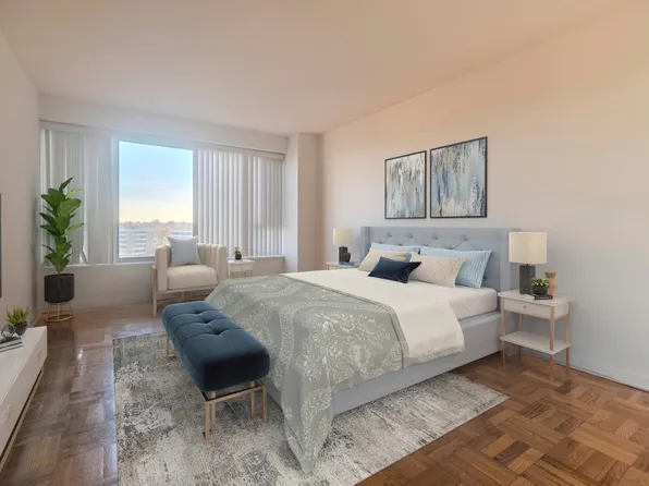 166-25 Powells Cove Boulevard image 2 of 33