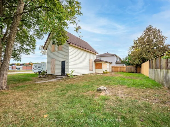 469 Robert St, Midland, ON L4R 2M4