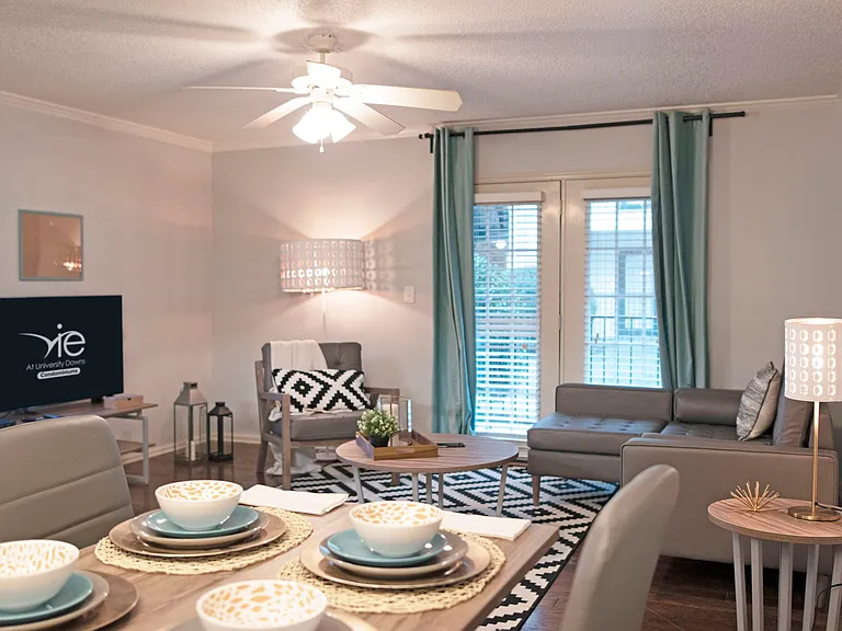 Spacious Layouts | Condo Model Unit | Vie at University Downs