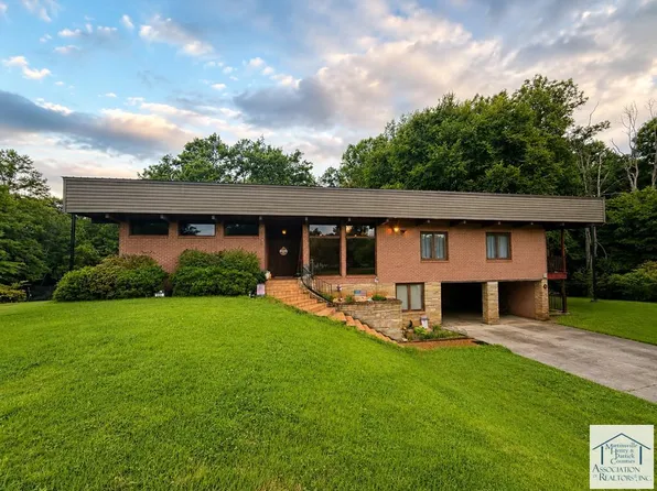 230 Baronwood Rd, Martinsville, VA 24112