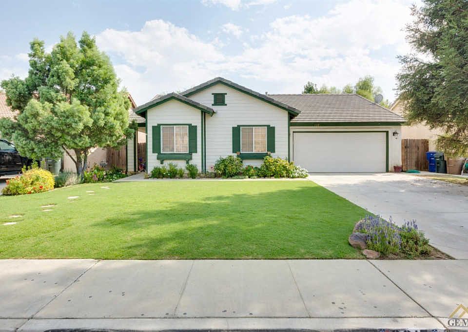 2nd image of 8215 Maple Grove Ln