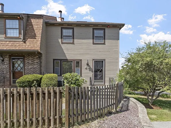 9 Scotty Hollow Dr #B9, North Chelmsford, MA 01863