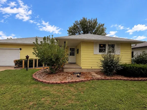 2419 Simmons St, Salina, KS 67401