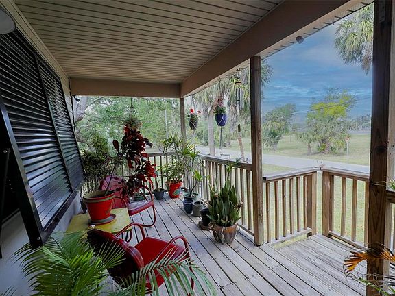 4th image of 7549 Pier Rd