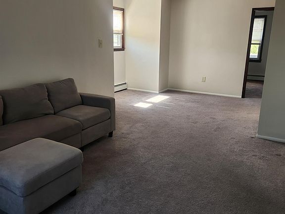 4th image of 176 Central Ave