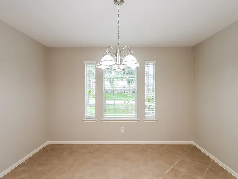 2427 Ranch Hollow Ct — Photo 7
