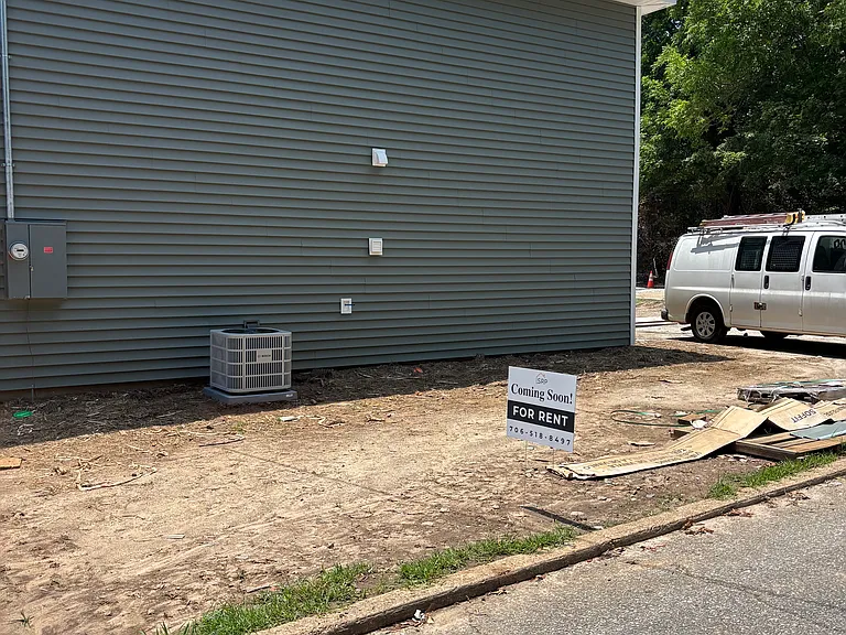 1101 E 2nd Ave #B — Photo 2