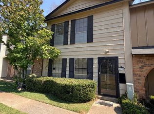 9990 Smugglers Cove Ln, Shreveport, LA 71115